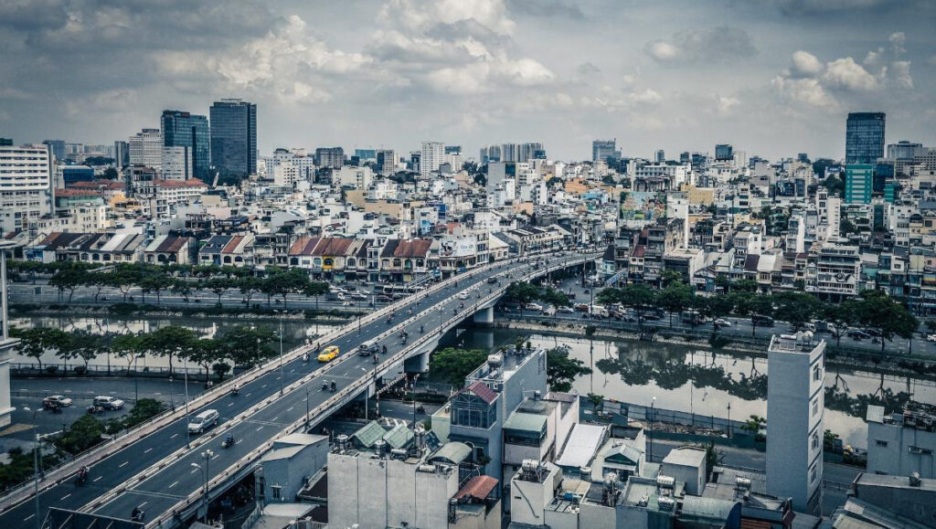 أمطار اليوم: استمرار تأثيرات المنخفض وفرص جديدة!