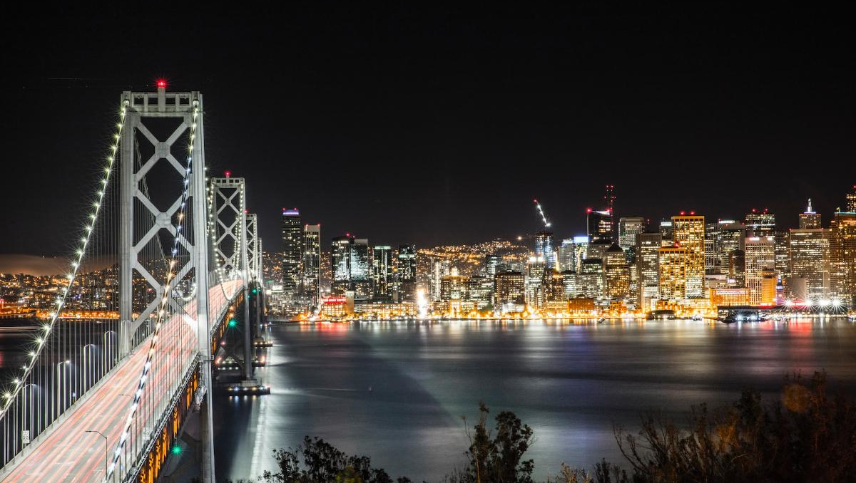 أوكرانيا: “السلام العادل” شرطٌ لوقف الهجمات.. تبادل صواريخ ومسيرات بين الجانبين!