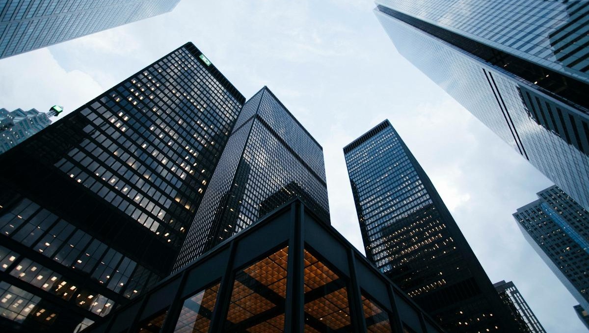 استثمارات أجنبية مباشرة بقيمة 880 مليون ريال تجذبها الموج مسقط